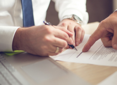 怎樣選擇代理機構(gòu)進行香港公司年審年檢？